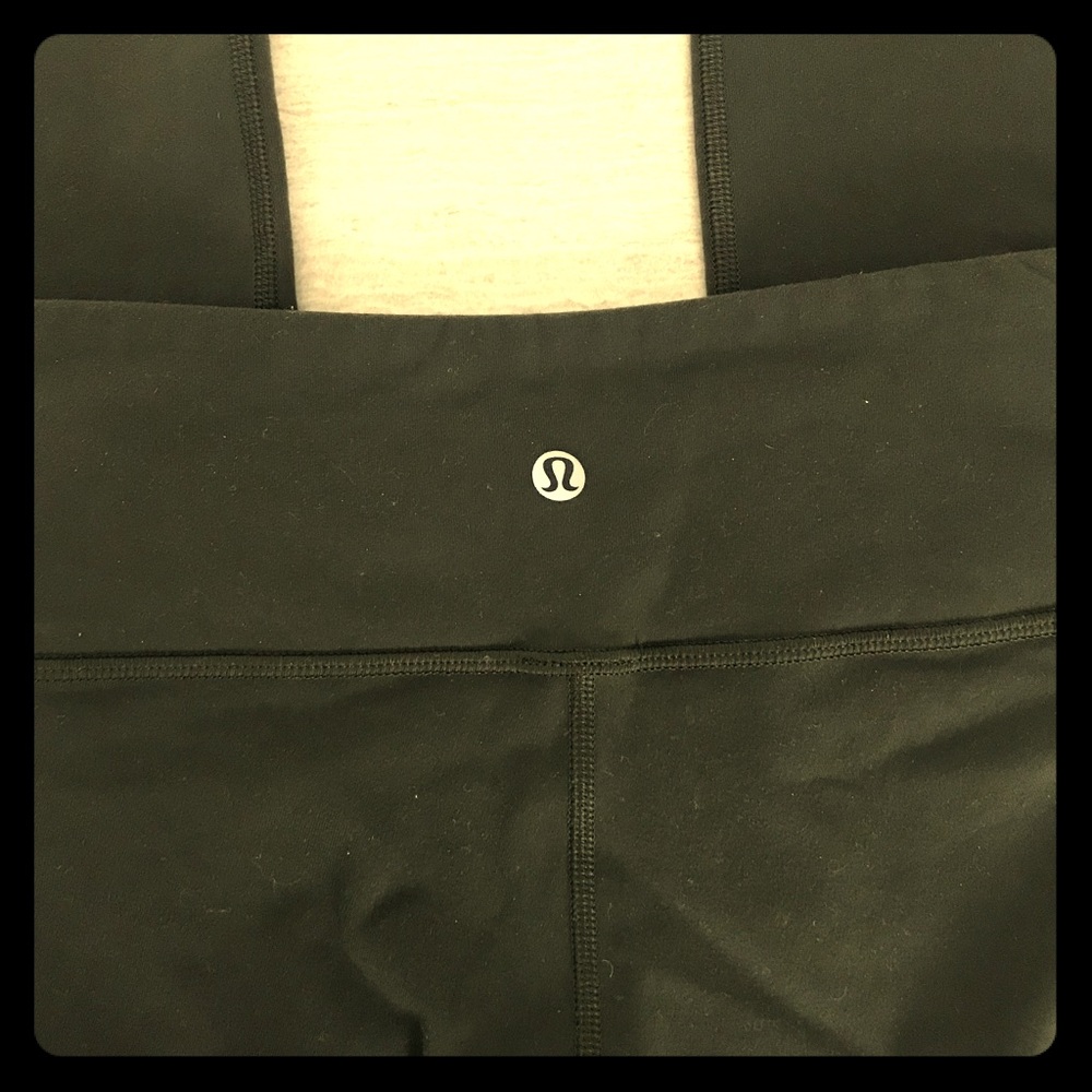 Lululemon Wonder Under Size 6 Olive Green